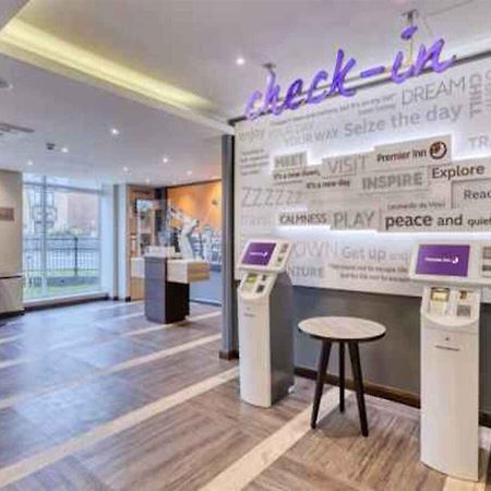 Premier Inn Peterborough City Centre ภายนอก รูปภาพ