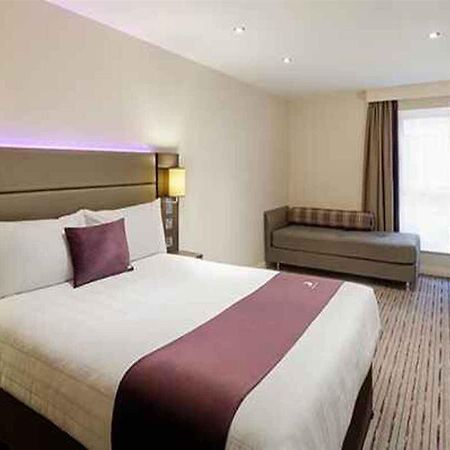 Premier Inn Peterborough City Centre ภายนอก รูปภาพ