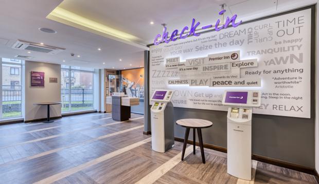 Premier Inn Peterborough City Centre ภายนอก รูปภาพ